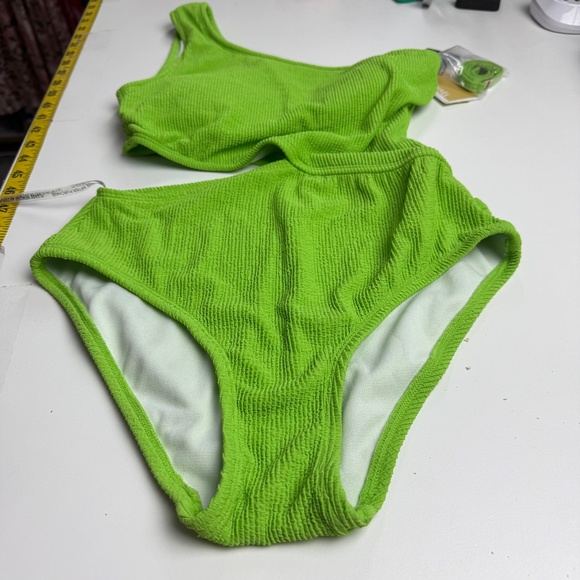 MICHAEL Michael Kors Womens Ribbed One Piece Side Cutout Swimsuit Green 8 - Picture 3 of 5